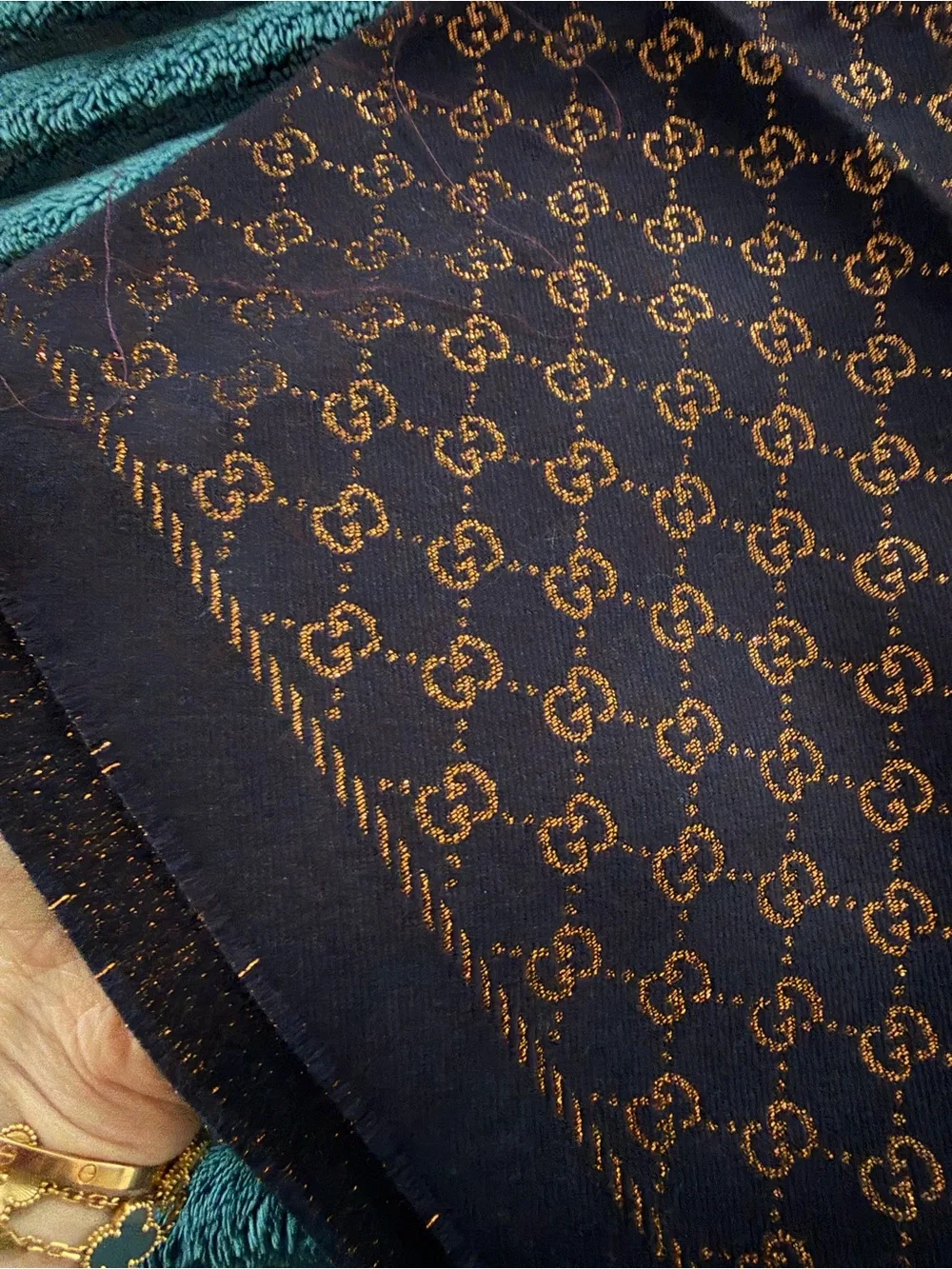 Gucci wool/silk metallic scarf 💙